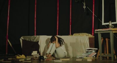 Ciągłe uczucie lęku i niepokoju – głębokie spojrzenie na psychologiczne, emocjonalne i cielesne mechanizmy, które utrzymują stan napięcia