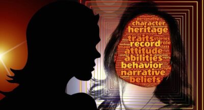 Chciwość jako wewnętrzny mechanizm gromadzenia, kontroli i braku, który kształtuje decyzje, emocje i relacje, często ukrywając głęboką pustkę i lęk przed niedostatkiem