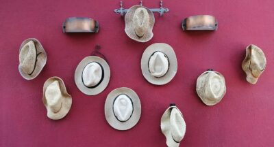 Metoda 6 kapeluszy – jak świadomie kierować myśleniem, poszerzać perspektywę i podejmować decyzje z większą klarownością