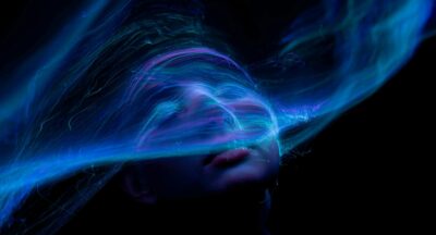 Czy hipnoza działa – co naprawdę dzieje się w umyśle, gdy wchodzimy w trans i czy ten stan może realnie zmienić nasze życie?