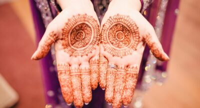 Poranne medytacje – jak zacząć dzień w spokoju, uważności i dobrej energii