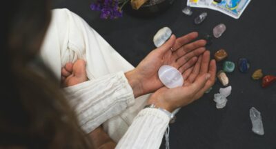 Sztuka afirmacji – jak świadome słowa budują Twoją wewnętrzną rzeczywistość, transformują emocje, programują podświadomość