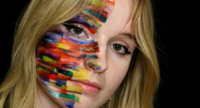 Jak zmienić negatywne myślenie na pozytywne? Dlaczego ta zmiana  jest jednym z najważniejszych kroków w pracy nad sobą