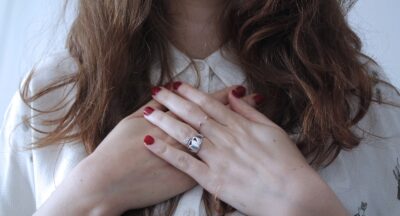 Afirmacje miłości do siebie, które pomagają wzmacniać wewnętrzną życzliwość, delikatność i troskę o własne potrzeby