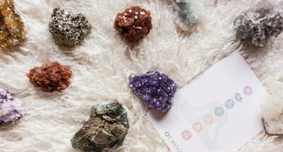 Medytacja czakralna – jak praca z energią wewnętrzną przywraca równowagę ciała, emocji i ducha