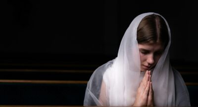 Medytacja chrześcijańska krok po kroku – jak wejść w ciszę, spotkanie i duchowe zanurzenie