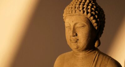 Medytacja buddyjska – droga do uważności, równowagi i głębokiego zrozumienia własnego umysłu