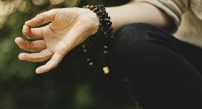 Techniki medytacji – jak znaleźć swoją ścieżkę do spokoju, koncentracji i wewnętrznej równowagi