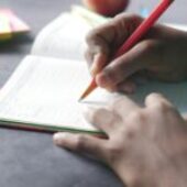 Dysgrafia – przyczyny, objawy i skuteczne sposoby wsparcia dziecka