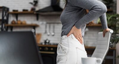 Jak zadbać o kręgosłup przy siedzącym trybie życia? Ćwiczenia i codzienne nawyki